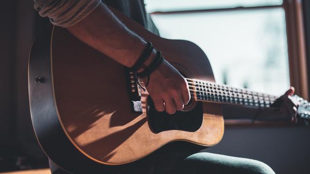 lagu dan chord gitar untuk pemula